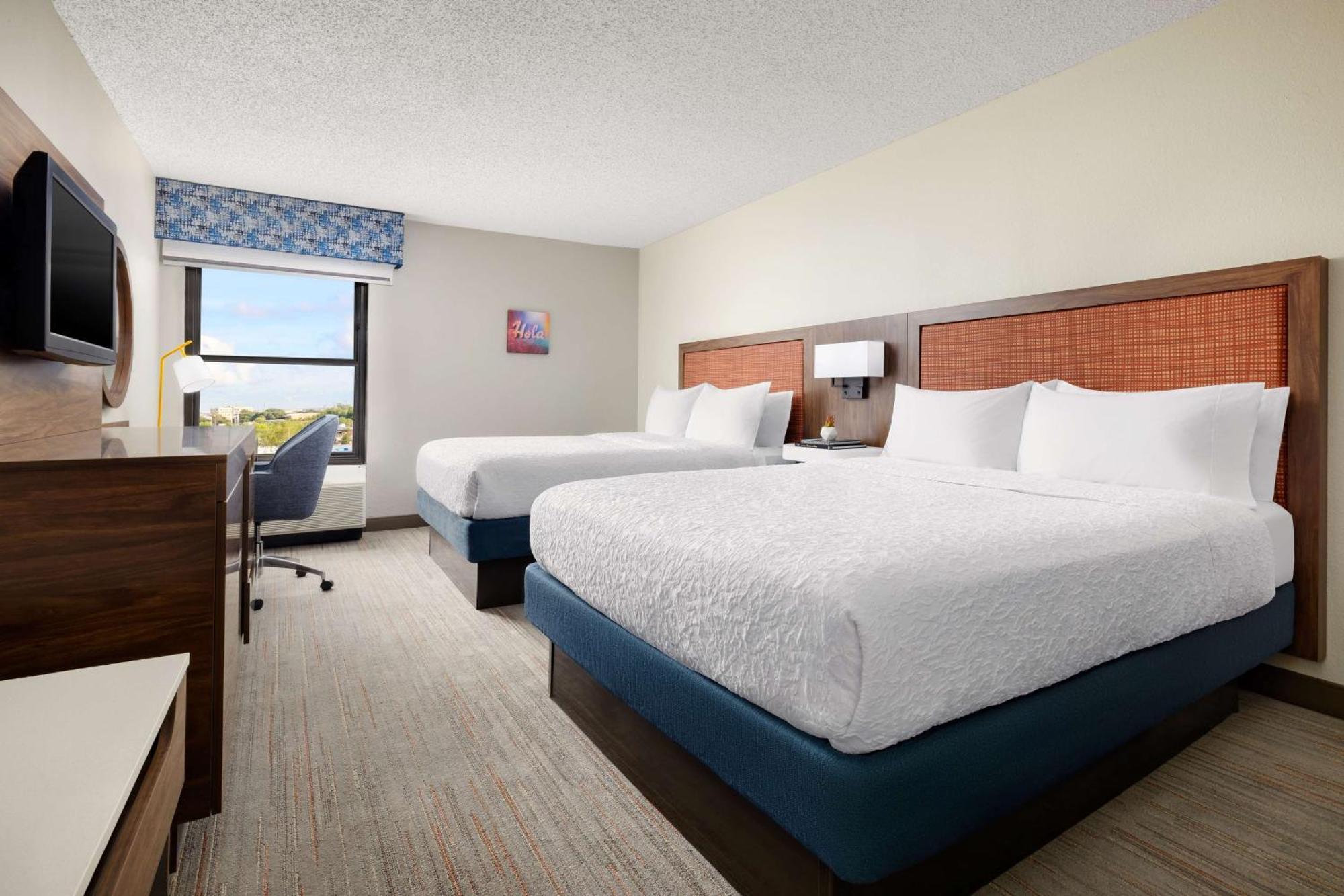 Hampton Inn Laredo Exterior photo