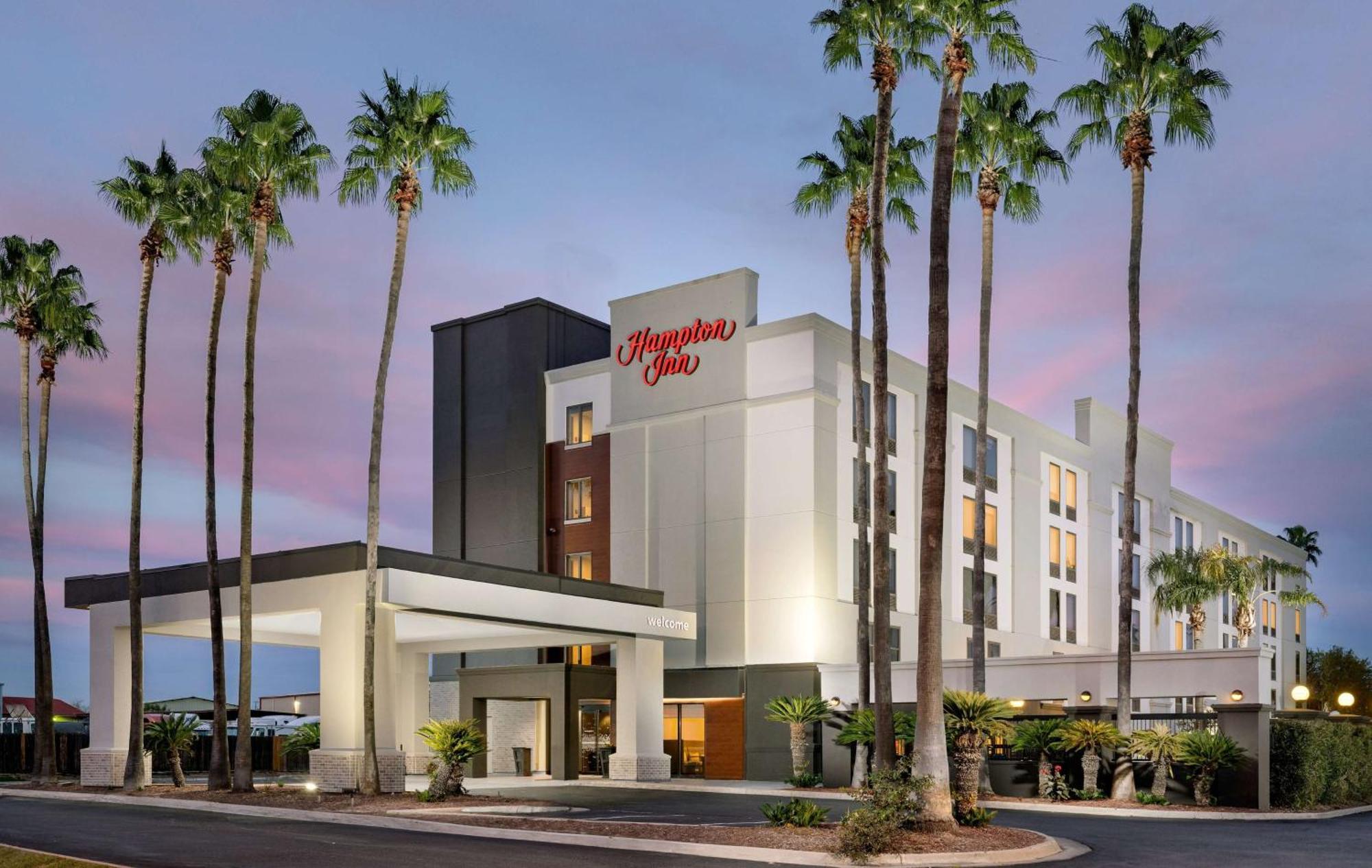 Hampton Inn Laredo Exterior photo